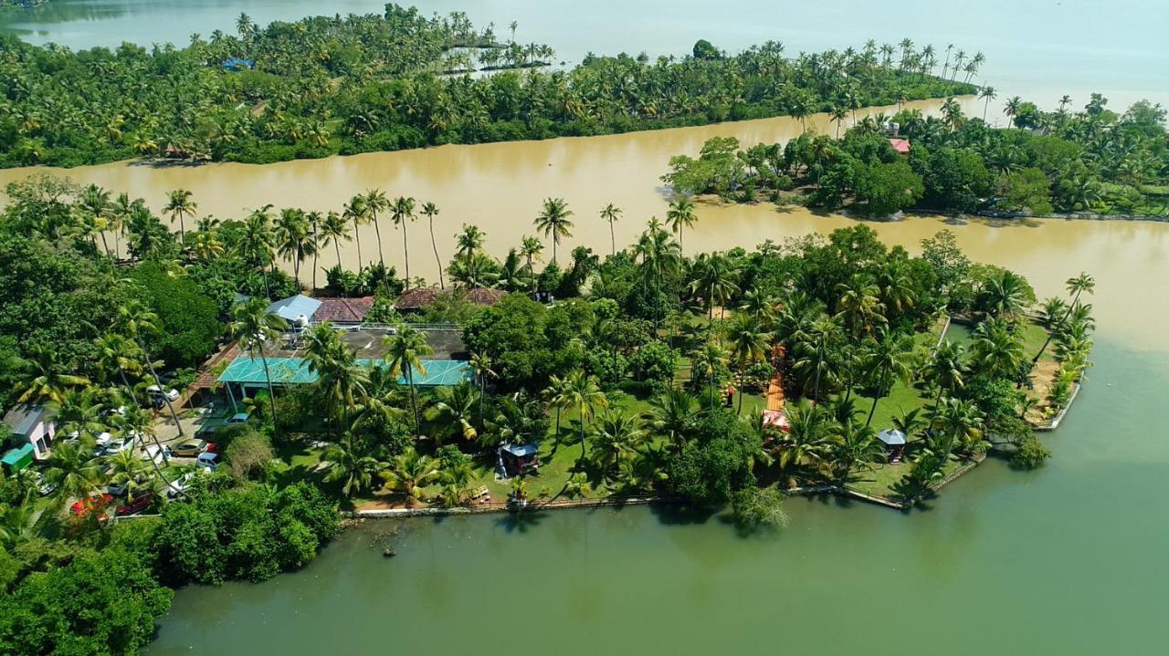 Lake N River Resort Munroe Island Mundrothuruth Dış mekan fotoğraf