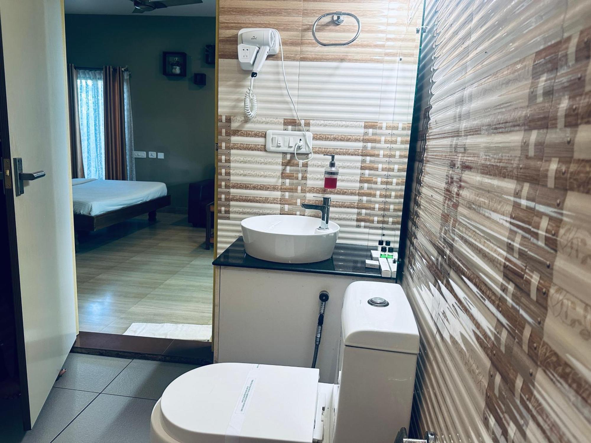 Lake N River Resort Munroe Island Mundrothuruth Dış mekan fotoğraf